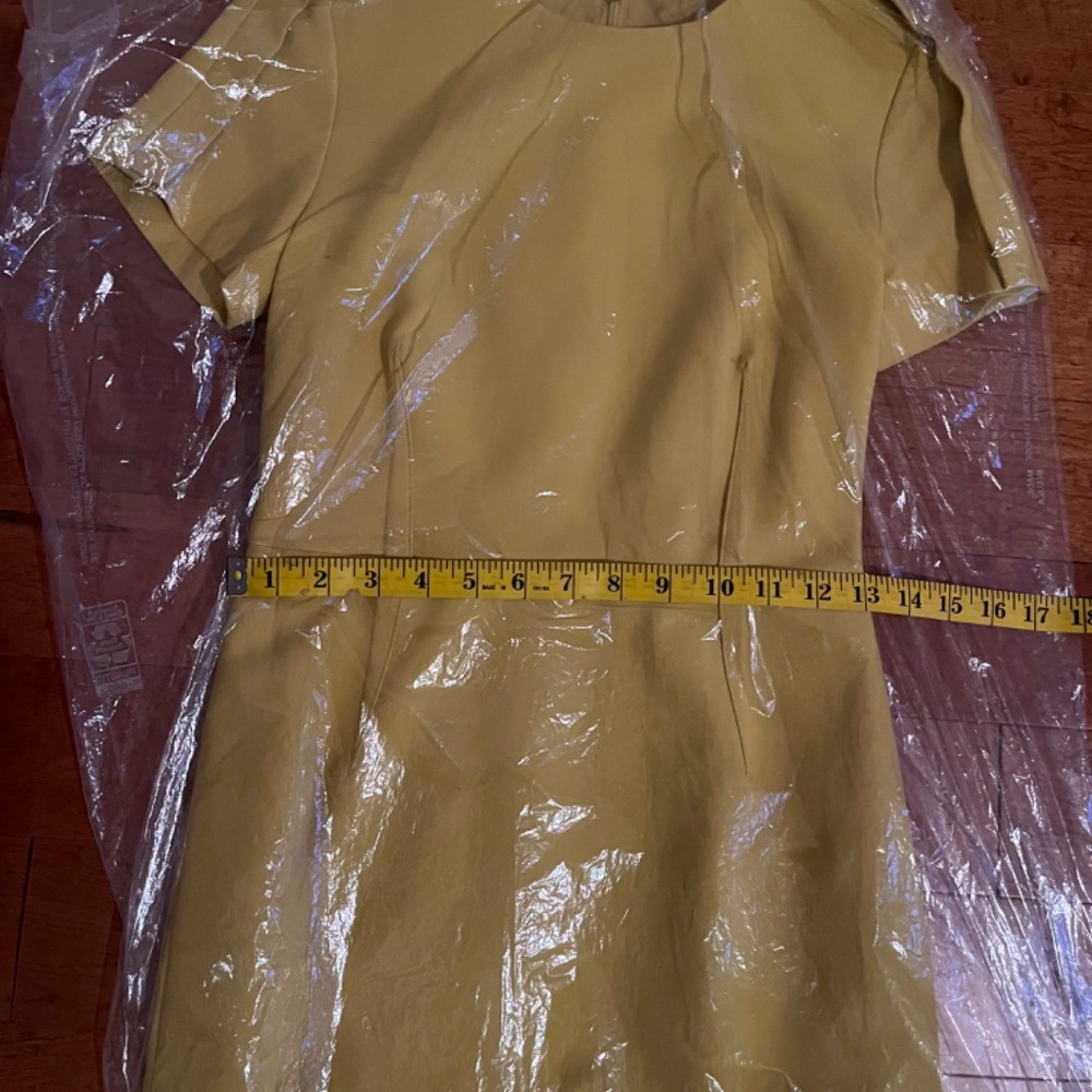 LIKE NEW: YELLOW DRESS - Picture 9 of 12